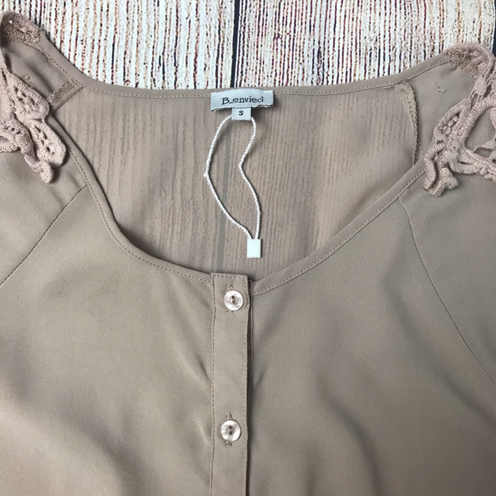 B_envied Cropped Tie-Front Powder Pink Blouse - Picture 3 of 7